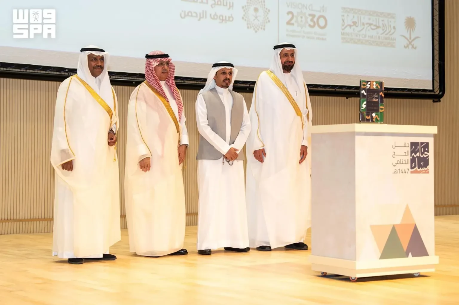 وزارة الحج والعمرة تكرّم الفائزين بجائزة “لبّيتم” وتعلن تسليم وثيقة الترتيبات الأولية لموسم حج 1448هـ