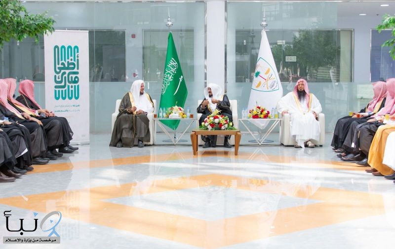 معالي د. علي الأحيدب يشارك منسوبي ديوان المظالم الاحتفاء بعيد الأضحى المبارك