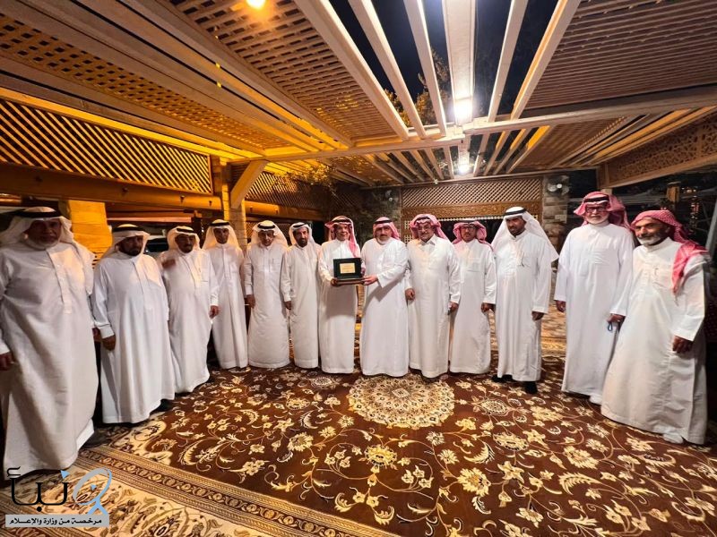 بحضورعددمن ابناء الخرج التقى اعضاء مجموعة زمن الخرج الجميل في ديوانية محمدالبلوشي