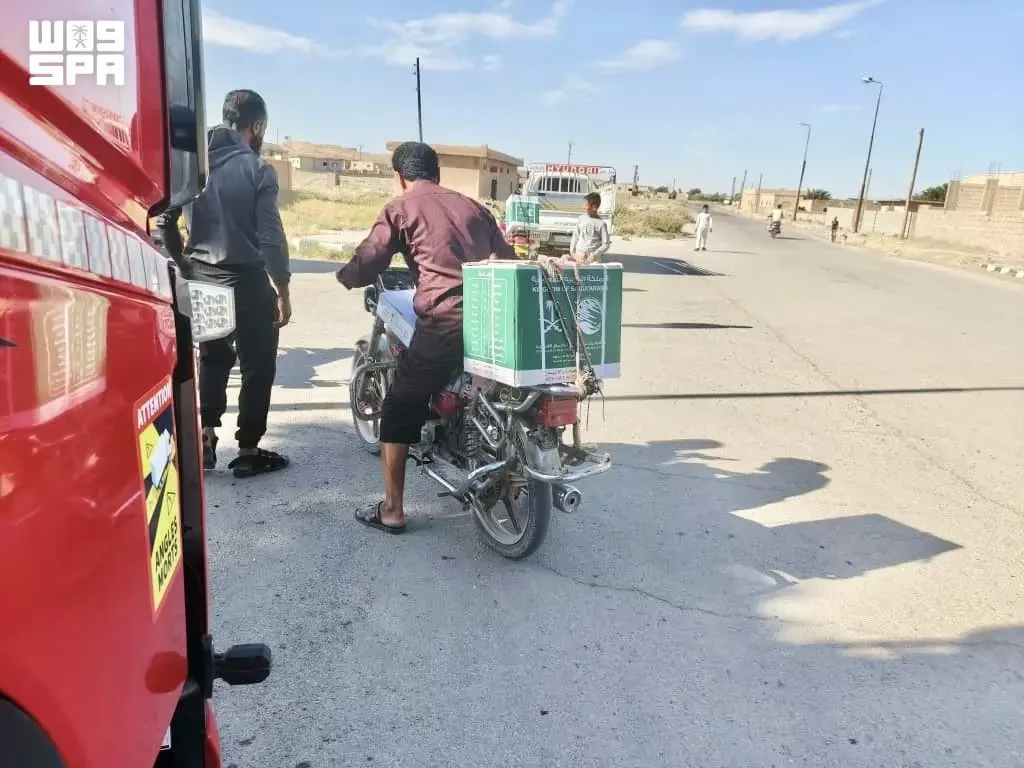 العيادة الطبية المتنقلة لمركز الملك سلمان للإغاثة في مخيم وعلان بحجة تقدم خدماتها لـ (79) مستفيدًا خلال أسبوع