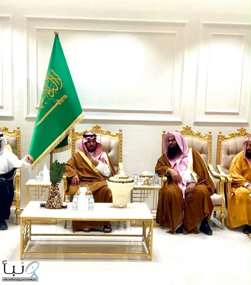 سمومحافظ الخرج يزور آل حسين سمومحافظ الخرج يزور آل حسين