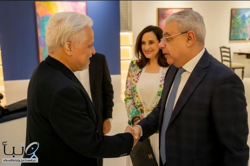 «وحدها تحت الضوء».. معرض يعيد سعاد حسني إلى الضوء بعد 25 عامًا من الغياب «وحدها تحت الضوء».. معرض يعيد سعاد حسني إلى الضوء بعد 25 عامًا من الغياب