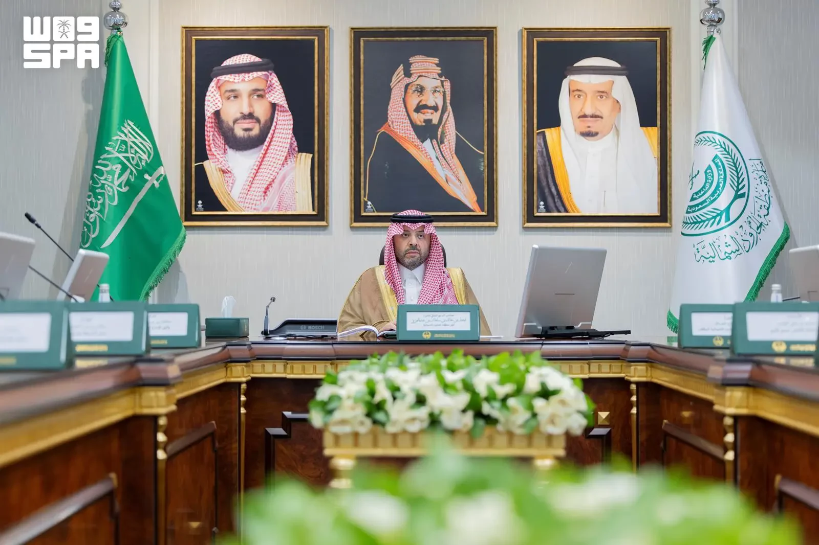أمير منطقة الحدود الشمالية يرأس اجتماع استعدادات فعاليات صيف المنطقة أمير منطقة الحدود الشمالية يرأس اجتماع استعدادات فعاليات صيف المنطقة
