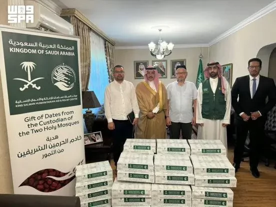 مركز الملك سلمان للإغاثة يسلّم 25 طنًا من التمور هدية المملكة لجمهورية أوزبكستان