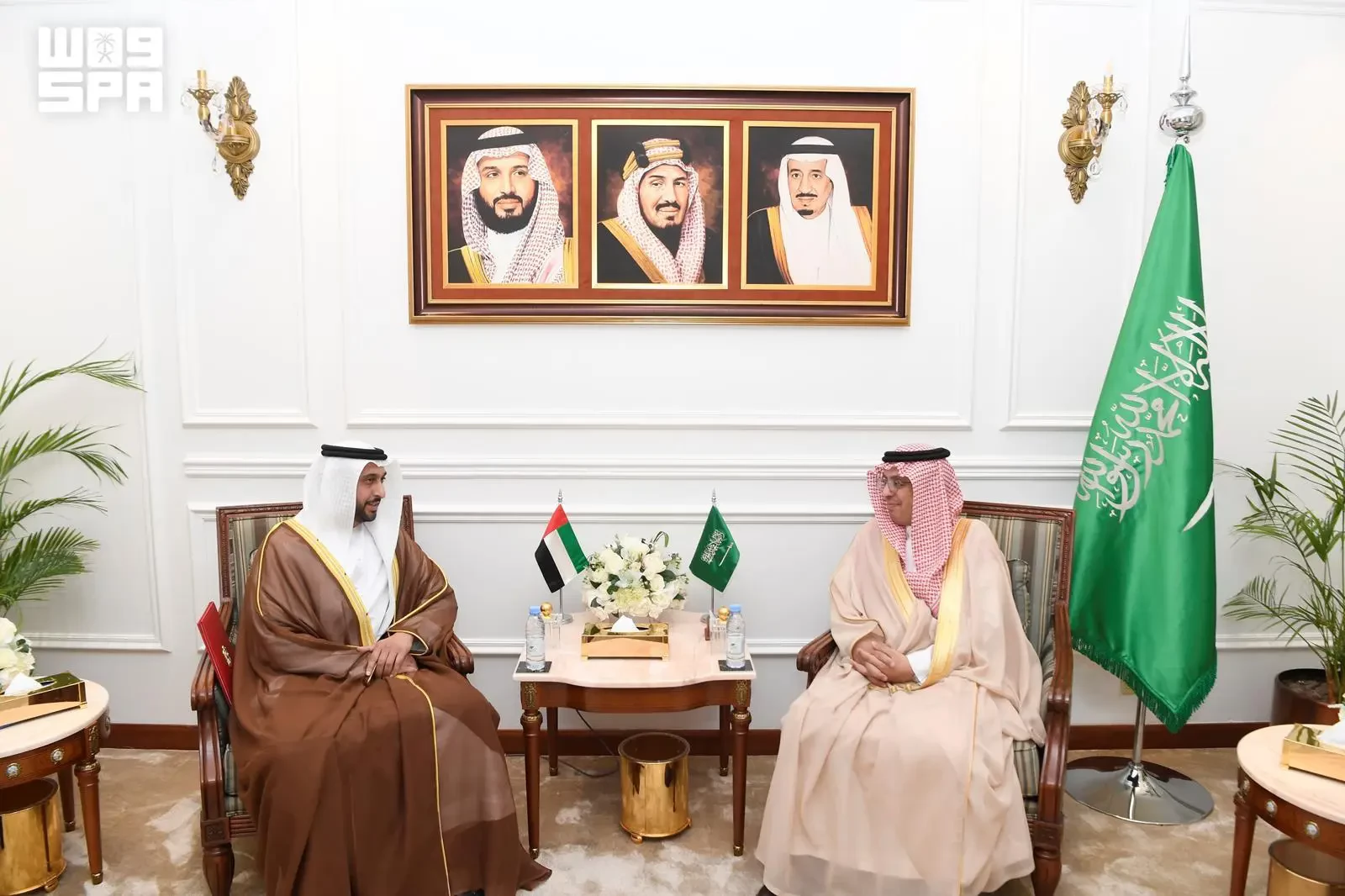 مدير فرع وزارة الخارجية بمنطقة مكة المكرمة يستقبل القنصل الإماراتي المعيّن حديثًا مدير فرع وزارة الخارجية بمنطقة مكة المكرمة يستقبل القنصل الإماراتي المعيّن حديثًا