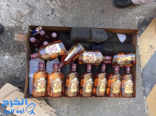 إحباط تهريب 156 زجاجة خمر بجمرك جسر الملك فهد