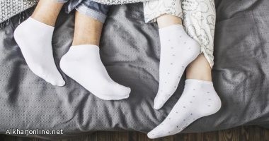 ما فوائد وأضرار ارتداء الجوارب أثناء النوم بفصل الشتاء ؟