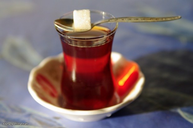 احذر 10 مخاطر صحية لتناول الشاي على معدة فارغة