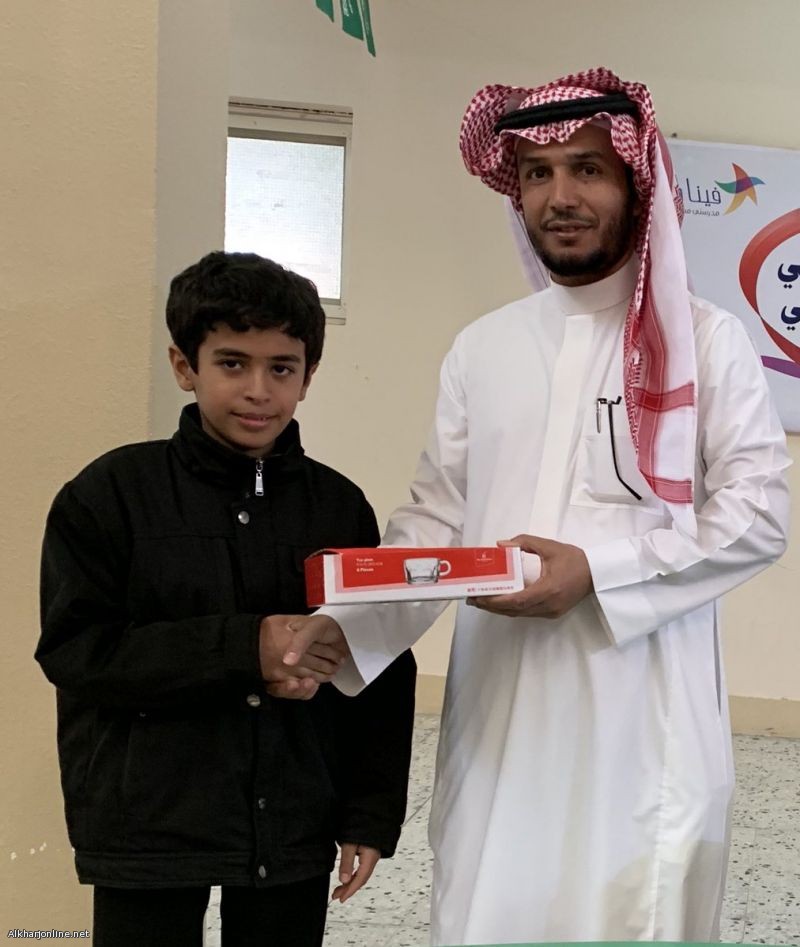 تكريم الطلاب الفائزين بمسابقة الرسم ( طبيعة من بلادي ) بمدرسة الملك فيصل بالدلم