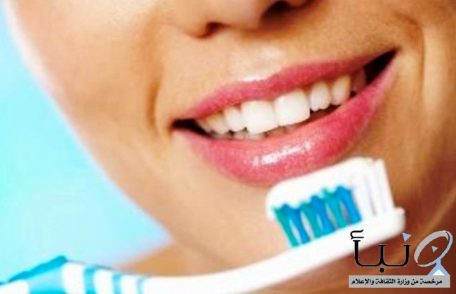هل تغسل أسنانك بشكل دوري ورائحة فمك لاتزال تحرجك؟