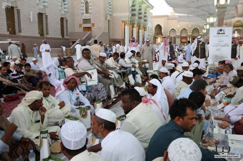 #وكالة المسجد النبوي تُنظم مائدة إفطار لذوي القدرات الخاصة في ساحات المسجد النبوي