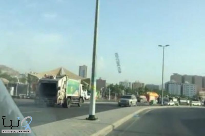 "مرور العاصمة المقدسة" يُطيح بقائد شاحنة عكس اتجاه السير أثناء قيادته