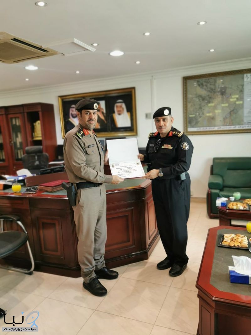 مدير شرطة محافظة الخرج يكرم عدداً من منسوبي دوريات الأمن بالمحافظة