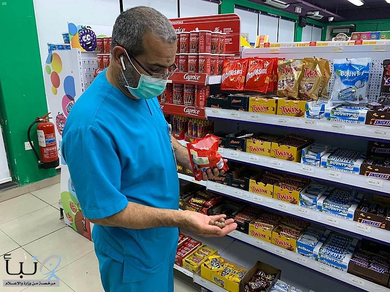 #بلدية_القطيف تصادر 1500 كيلوجرام من الأغذية غير الصالحة للاستهلاك