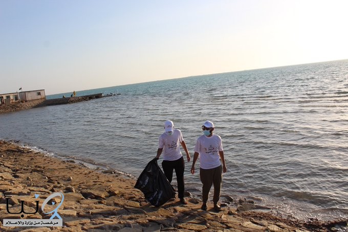 فريق الرايس التطوعي ينفذ مبادرة تنظيف كورنيش الرايس الجنوبي
