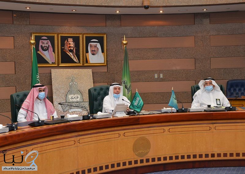 رئيس جامعة الملك عبدالعزيز يستقبل وفداً من الاتّحاد السعوديّ للأمن السيبرانيّ والبرمجة والدرونز