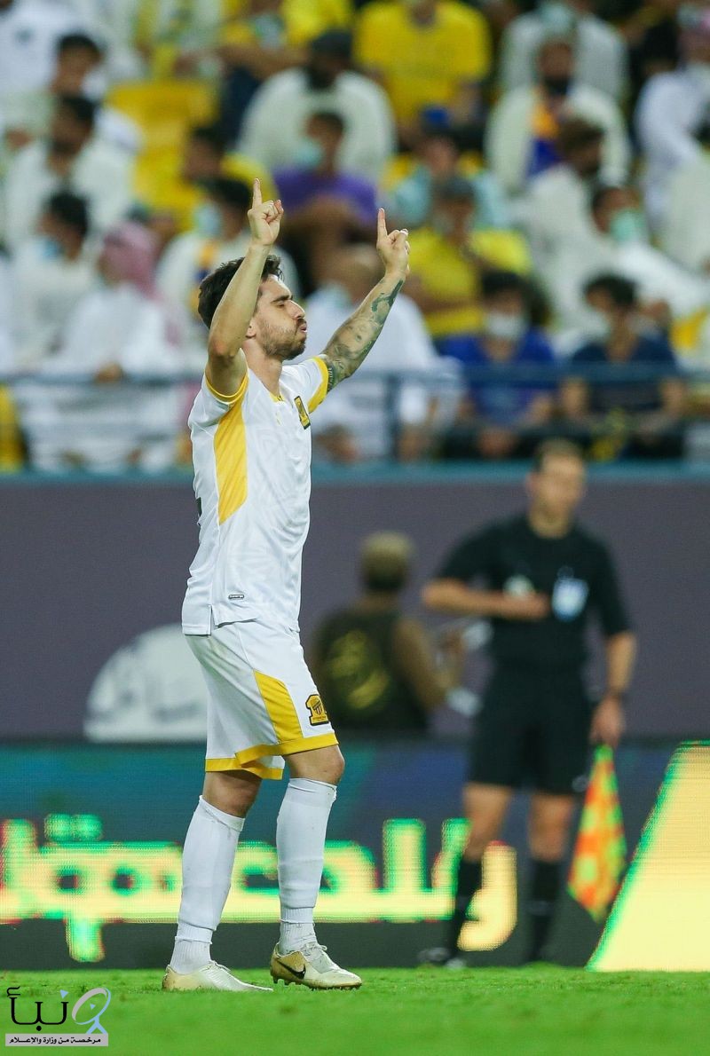 الاتحاد يسحق النصر بثلاثيه