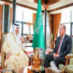 أمير تبوك يستقبل رئيس جامعة فهد بن سلطان
