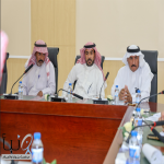 مدير بيئة الحدود الشمالية يبحث تحديات أسواق المواشي مع اللجنة الزراعية بالغرفة التجارية وعدد من مربي الماشية