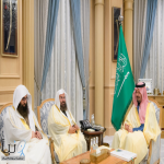 أمير المدينة المنورة يستقبل رئيس الشؤون الدينية بالمسجد الحرام والمسجد النبوي