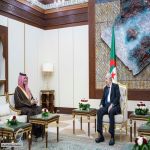 بتوجيهات ولي العهد.. وزير الداخلية يلتقي الرئيس الجزائري ويبحثان التعاون الأمني بين البلدين | #عاجل