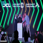 وزير الاستثمار يدشّن نادي الدرونز في أكاديمية طويق