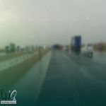 انزلاق 7 شاحنات على طريق القصيم – المدينة خلال الحالة المطرية