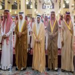 أمير منطقة الرياض يؤدي صلاة الميت على والدة خالد بن مطلق بن خرصان