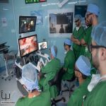الشؤون الصحية بالحرس الوطني تنجح في إجراء أول عملية جراحية روبوتية عن بُعد بين الرياض وجدة