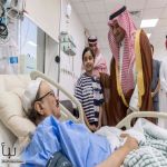 أمير تبوك يطمئن على صحة محافظ حقل